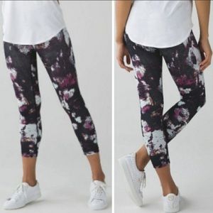🍋•Lululemon• patterned luon denim leggings